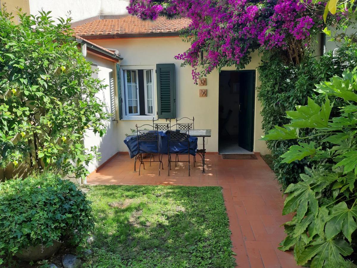 Villino San Martino 350M Dal Mare With Covered Parking Viareggio Eksteriør billede
