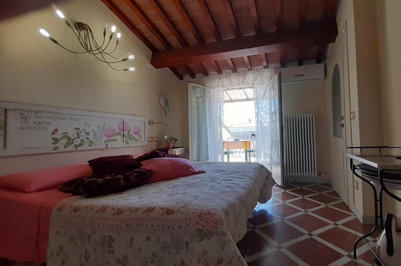 Villino San Martino 350M Dal Mare With Covered Parking Viareggio Eksteriør billede