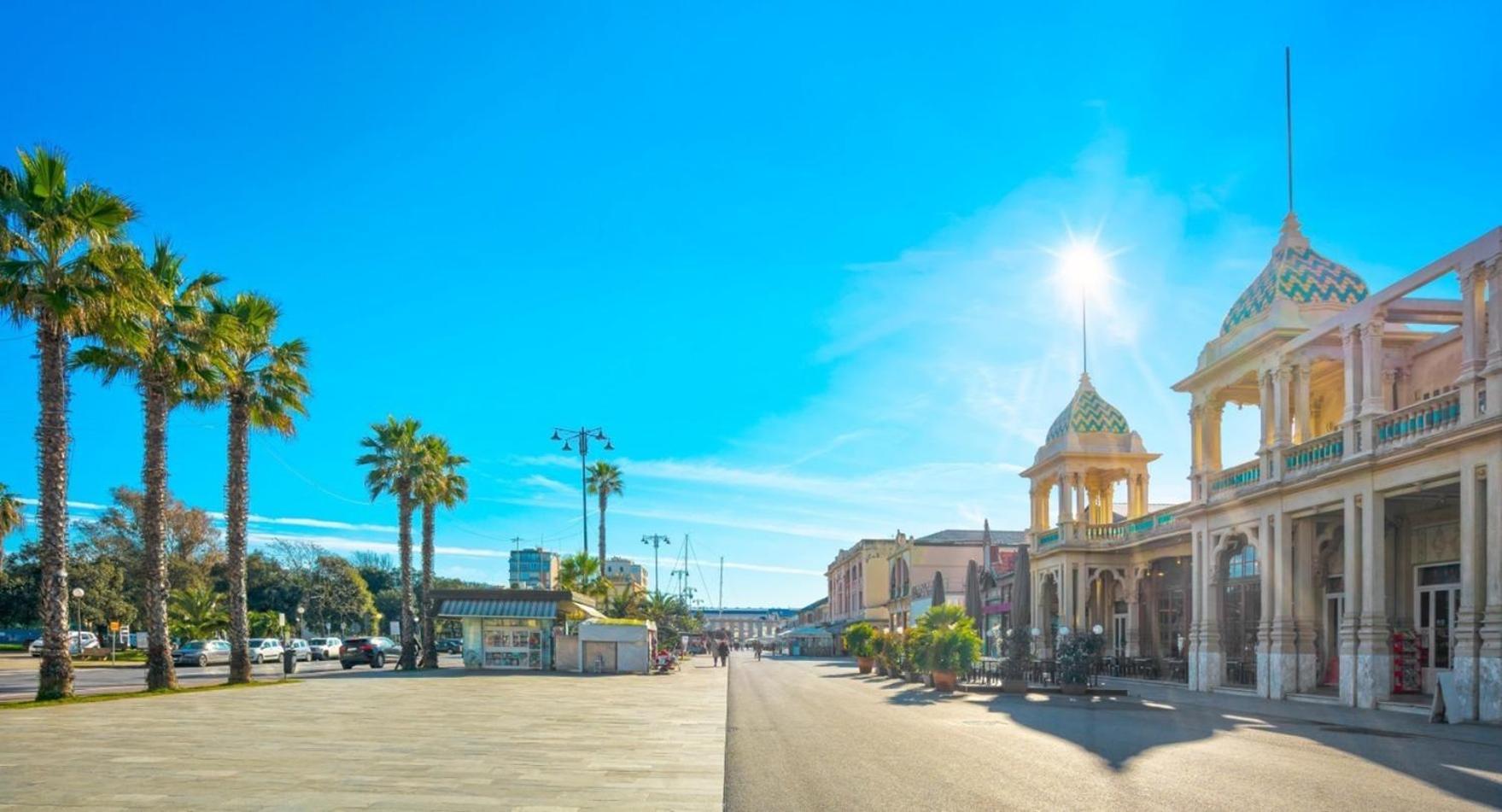 Villino San Martino 350M Dal Mare With Covered Parking Viareggio Eksteriør billede