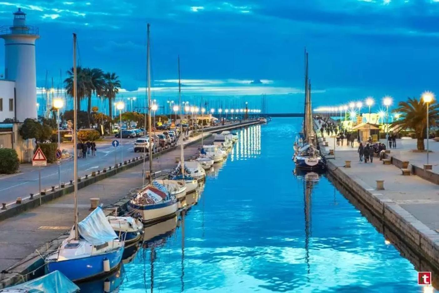Villino San Martino 350M Dal Mare With Covered Parking Viareggio Eksteriør billede